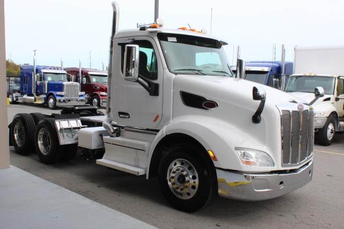 2020 Peterbilt 579 — photo 9