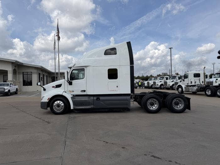 2021 Peterbilt 579 — photo 3