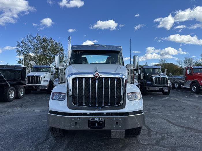 2026 International HX — photo 3