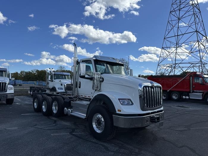 2026 International HX — photo 4