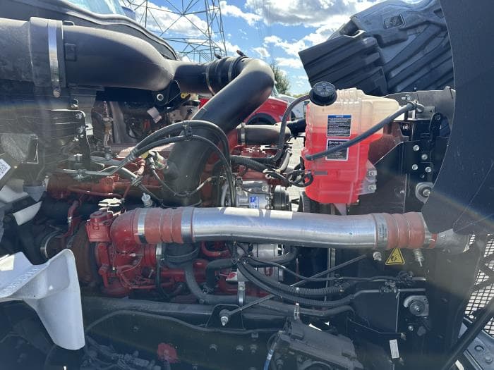 2026 International HX — photo 11