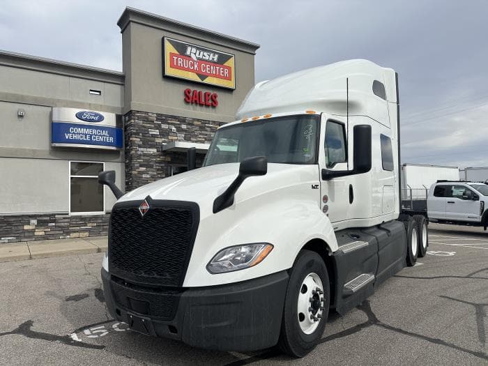 2026 International LT — photo 2