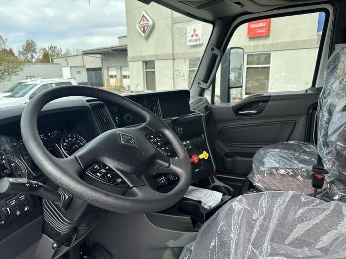 2026 International LT — photo 11