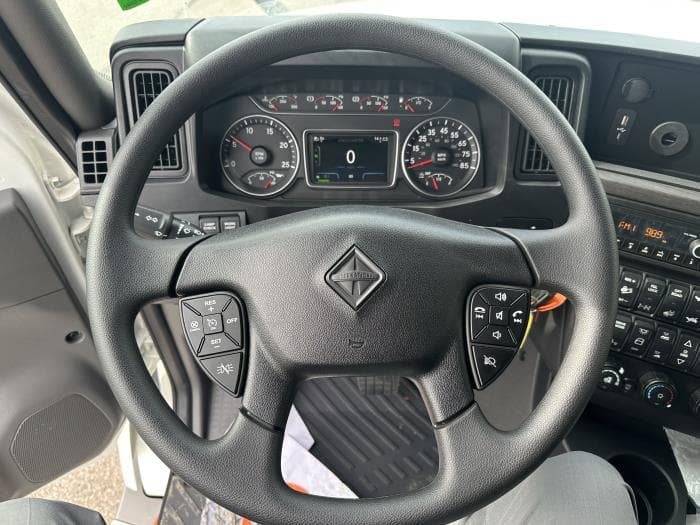 2026 International LT — photo 12