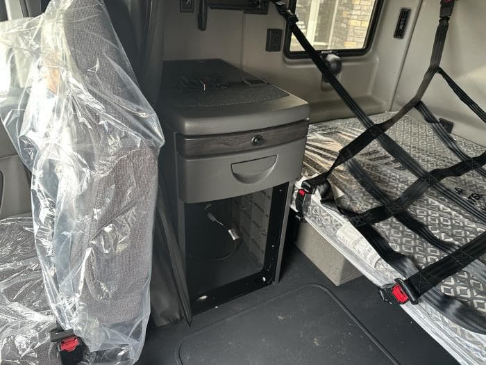 2026 International LT — photo 16