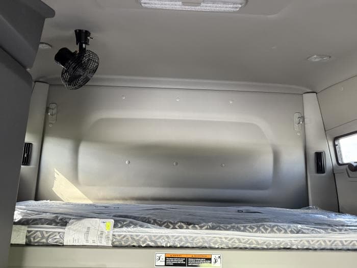 2026 International LT — photo 13