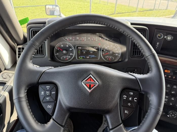 2026 International LT — photo 18