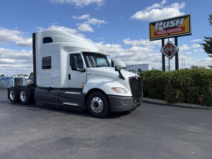 2026 International LT — photo 4