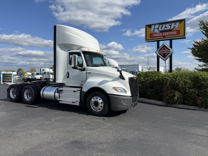 2026 International LT — photo 3