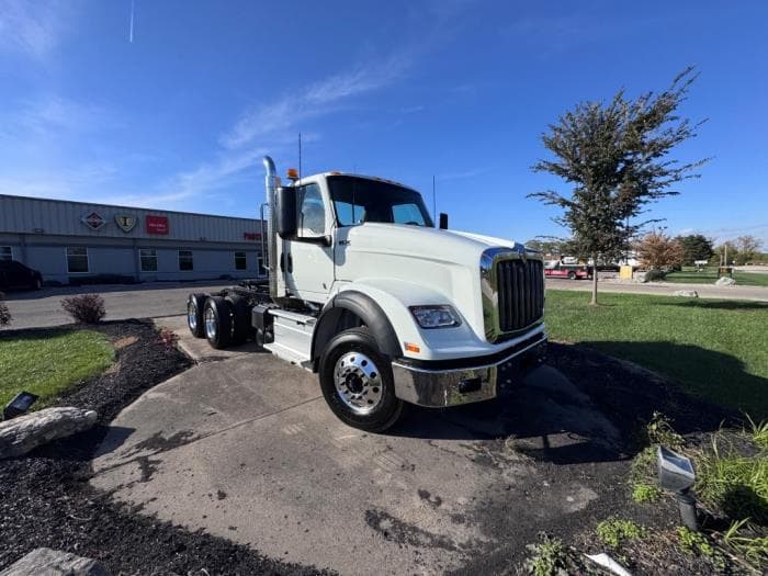 2026 International HX — photo 4