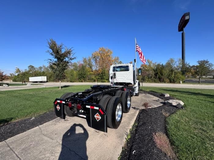 2026 International HX — photo 7