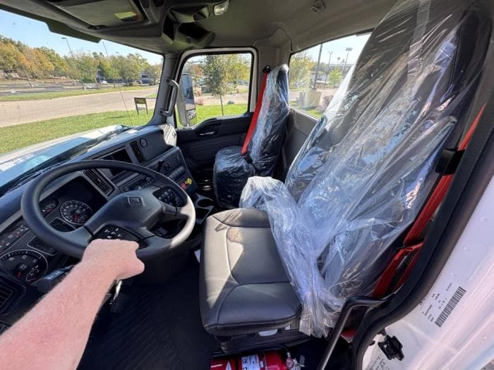 2026 International HX — photo 17