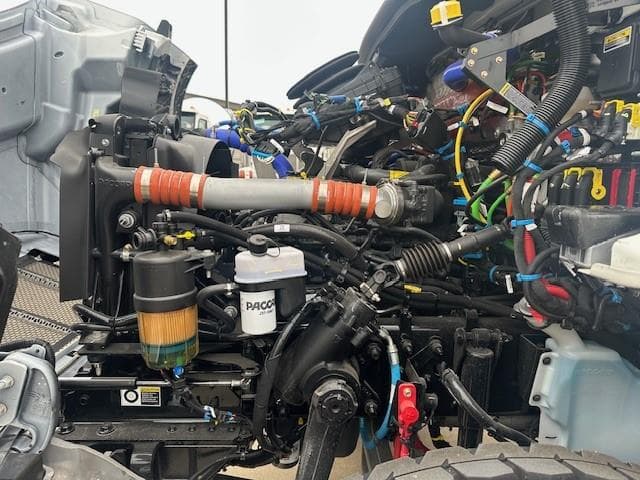 2026 Peterbilt 548 — photo 28