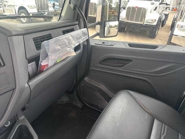 2026 Peterbilt 548 — photo 36