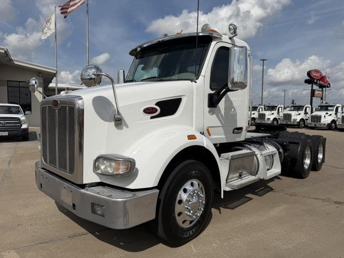 2021 Peterbilt 567 — photo 2