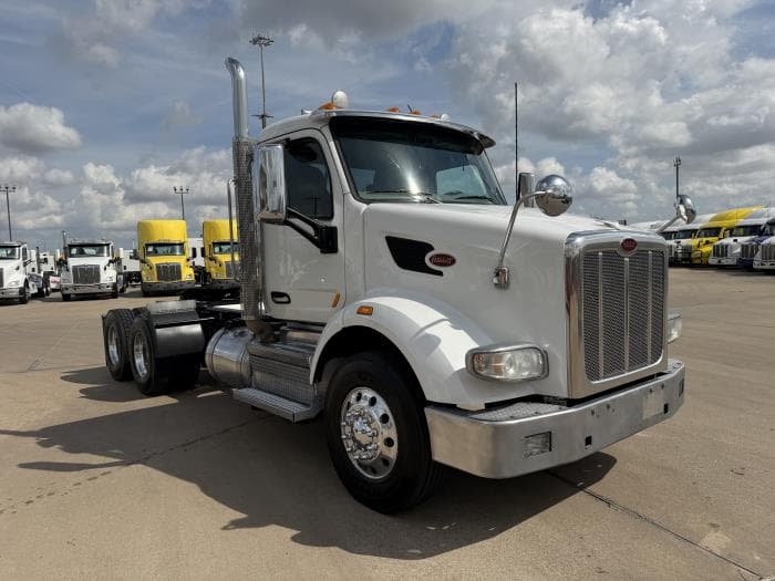 2021 Peterbilt 567 — photo 8