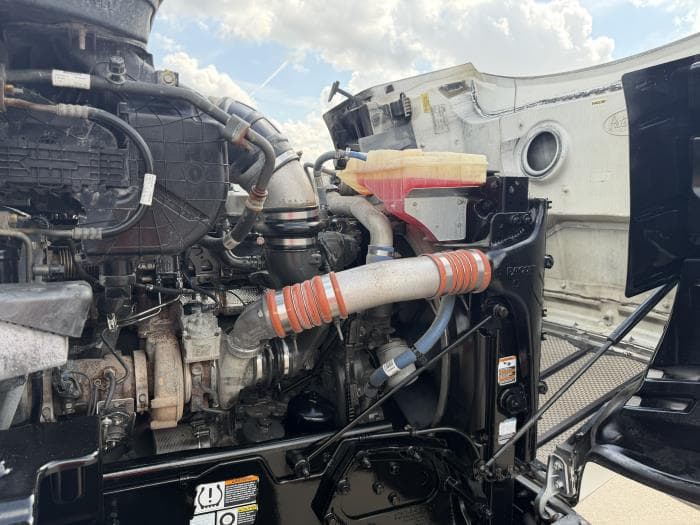 2021 Peterbilt 567 — photo 21