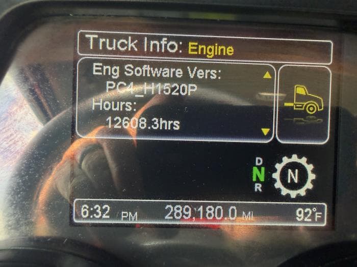 2021 Peterbilt 567 — photo 32