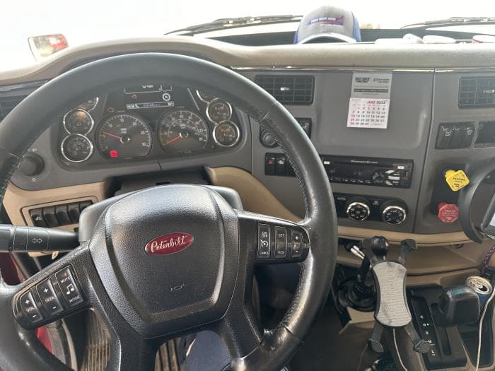 2016 Peterbilt 579 — photo 16