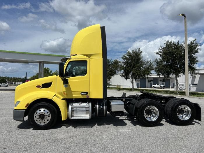 2021 Peterbilt 579 — photo 3