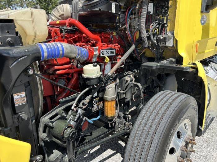 2021 Peterbilt 579 — photo 7