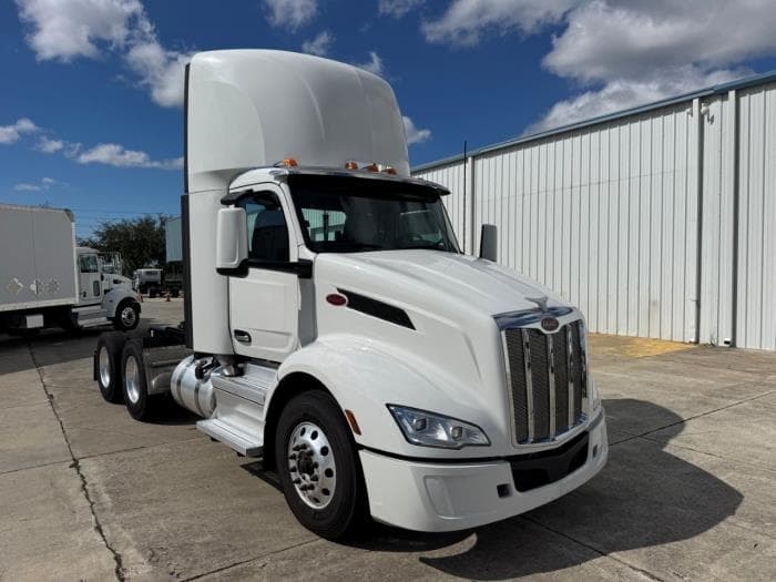 2022 Peterbilt 579 — photo 4