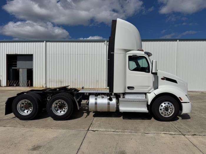 2022 Peterbilt 579 — photo 5