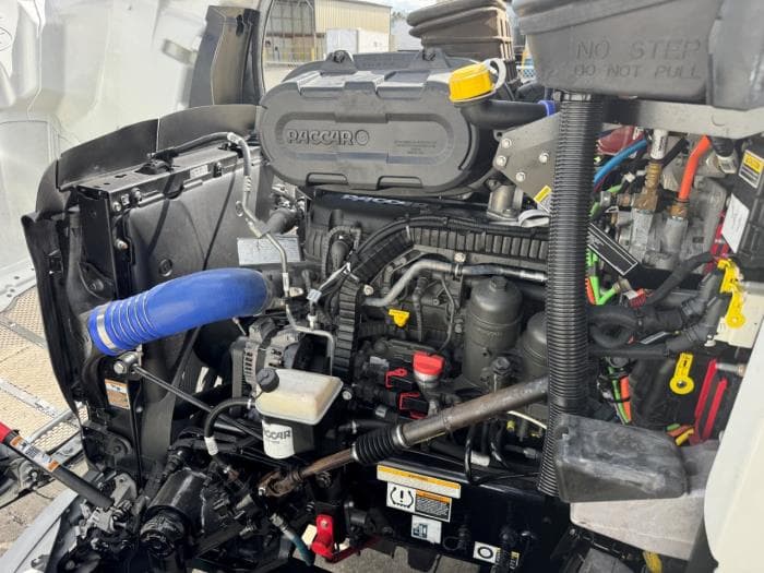 2022 Peterbilt 579 — photo 11