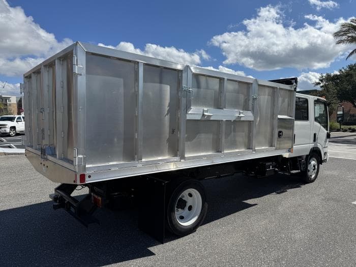 2026 Isuzu NPR — photo 8