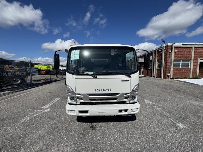 2026 Isuzu NPR — photo 10