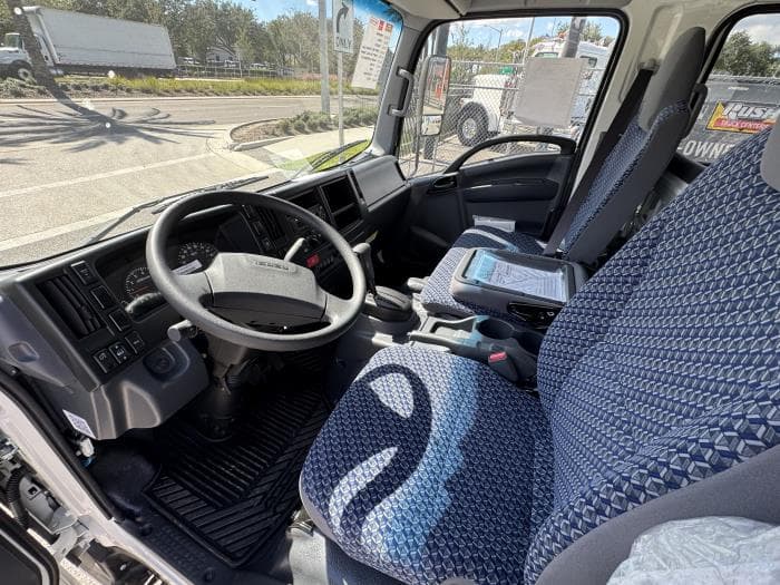 2026 Isuzu NPR — photo 13