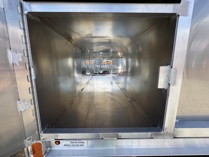 2026 Isuzu NPR — photo 19