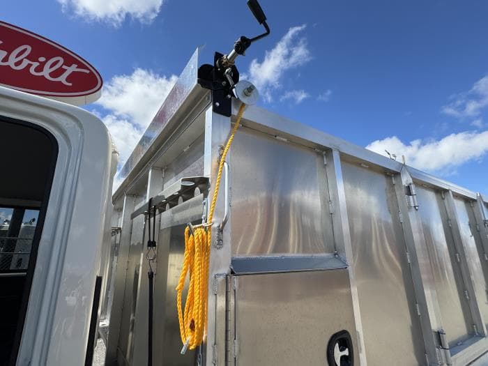 2026 Isuzu NPR — photo 20