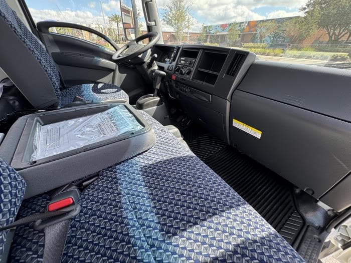 2026 Isuzu NPR — photo 21