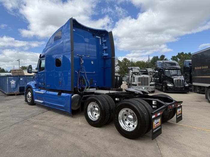 2026 Peterbilt 579 — photo 7