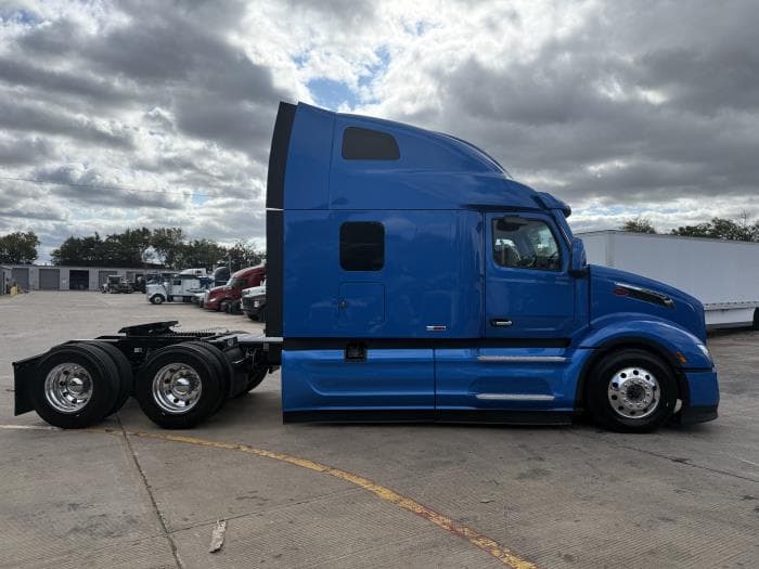 2026 Peterbilt 579 — photo 10