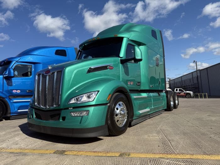 2026 Peterbilt 579 — photo 3