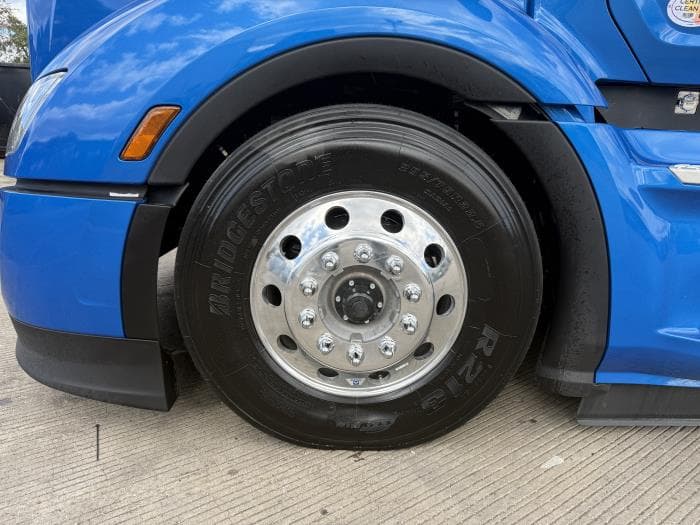 2026 Peterbilt 579 — photo 17