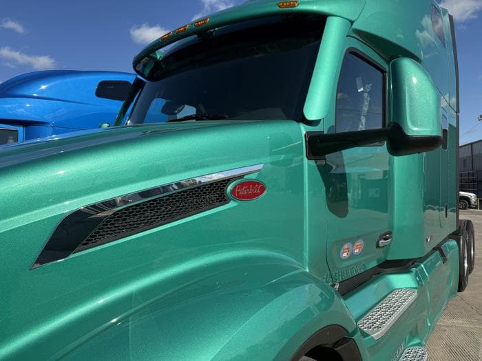 2026 Peterbilt 579 — photo 13
