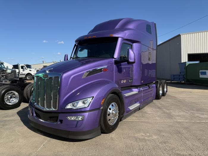 2026 Peterbilt 579 — photo 2