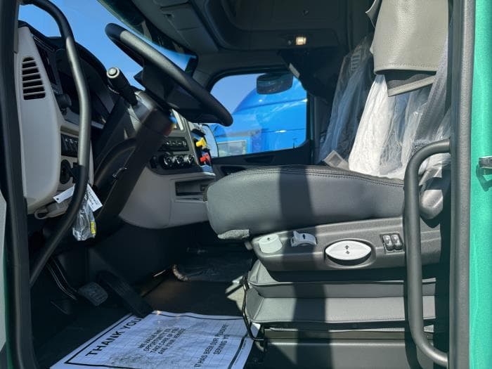 2026 Peterbilt 579 — photo 26