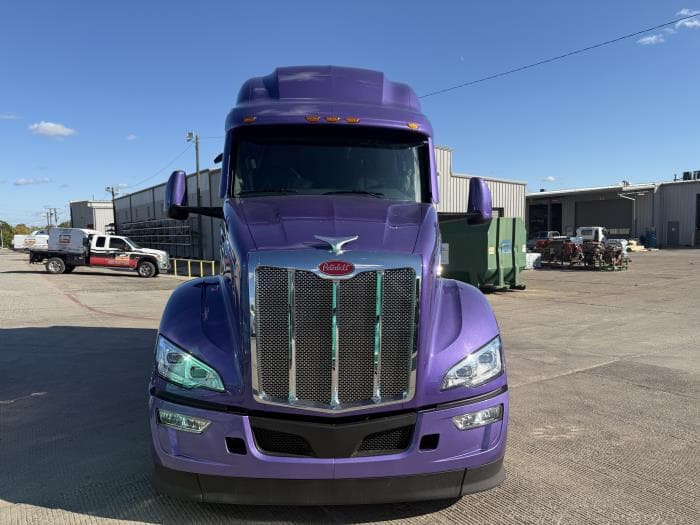 2026 Peterbilt 579 — photo 13