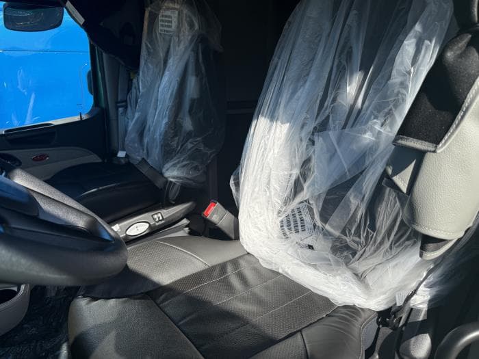 2026 Peterbilt 579 — photo 29