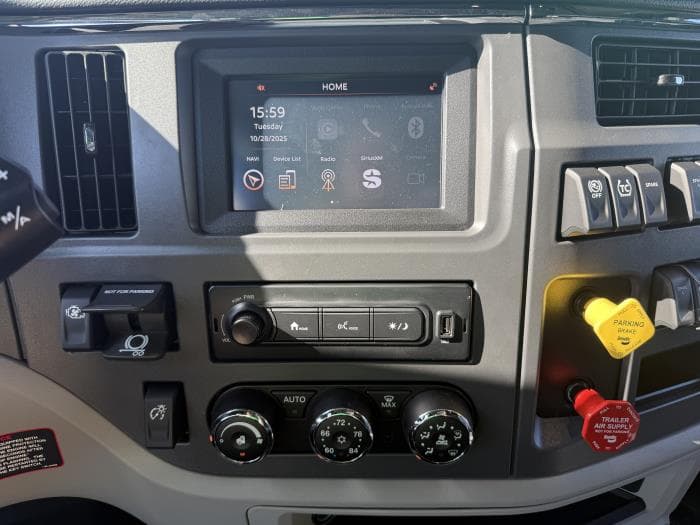 2026 Peterbilt 579 — photo 36