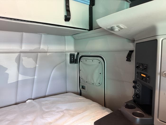 2026 Peterbilt 579 — photo 43