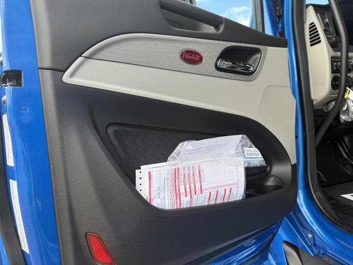 2026 Peterbilt 579 — photo 29