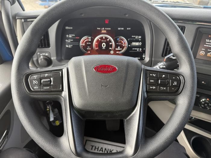 2026 Peterbilt 579 — photo 32