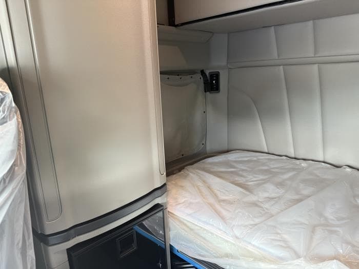 2026 Peterbilt 579 — photo 41