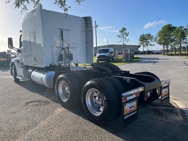 2022 Peterbilt 579 — photo 4