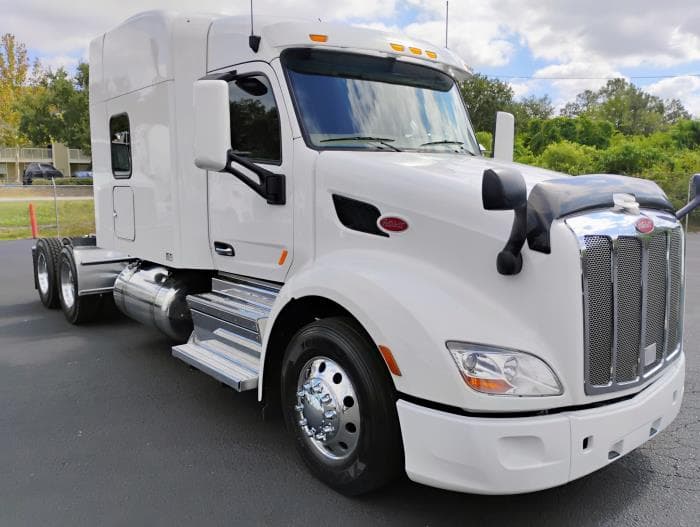 2022 Peterbilt 579 — photo 6